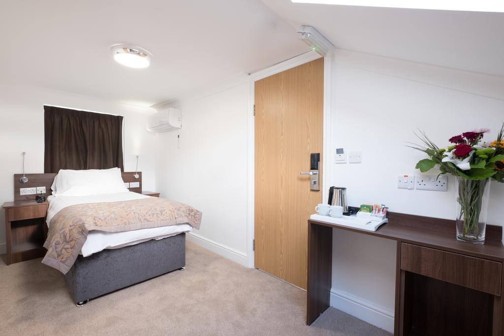 Signature Hotel London Ilford Exterior photo